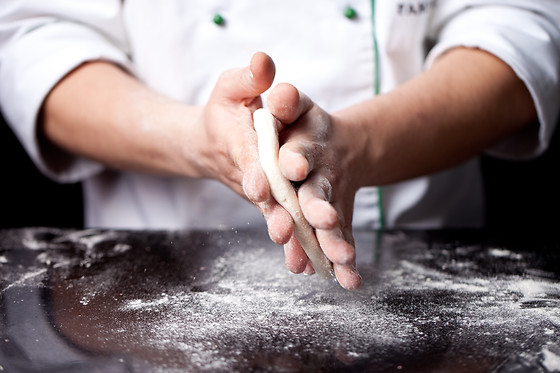 Mastering Neapolitan Pizza: Hands-On Culinary Class for 2 in Los Angeles